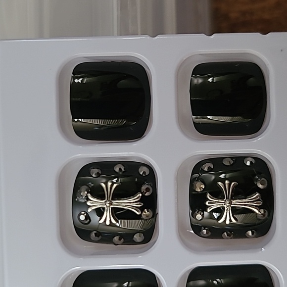 3D Cross & Rhinestones Press on Toenails - Picture 11 of 13